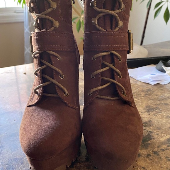 Cady Combat Boots 4.5 - Picture 2 of 5